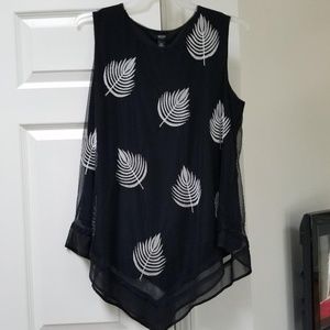 sleeveless top - black and white
